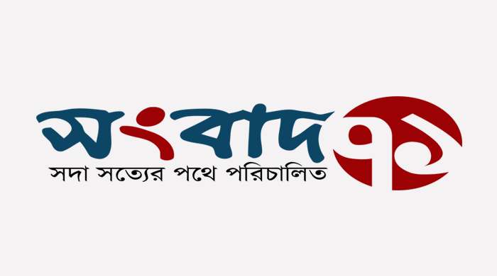 ছাদে শতাধিক যাত্রী নিয়ে কমলাপুর ছাড়ল আন্তনগর ট্রেন, পুলিশের বাঁশি, মাইকে ঘোষণা কাজে এল না কিছুই